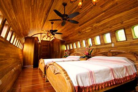 Спалня в доме самолете
